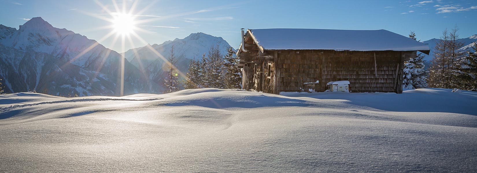 winter-landschaft-huette-Archiv_TVB_Mayrhofenfoto-becknaphoto